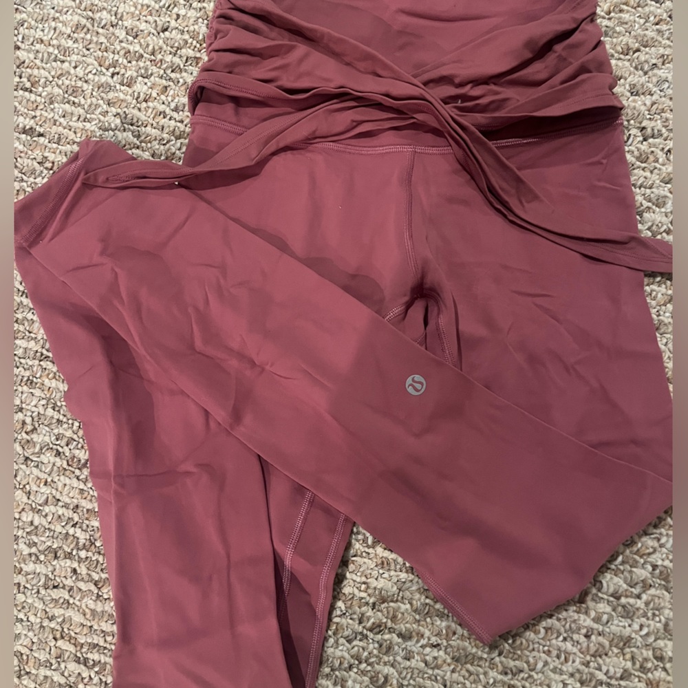 Lululemon Pink Align leggings